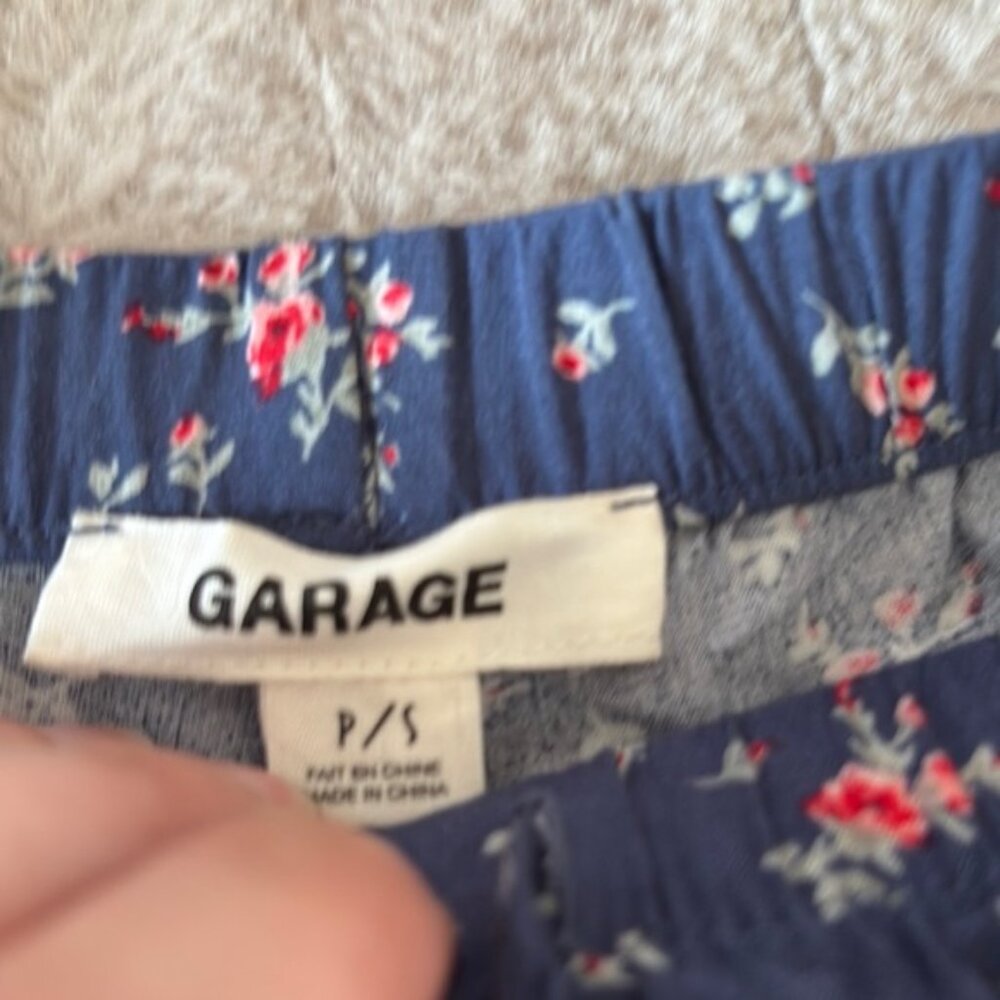 SM34 Garage Navy Floral Athletic Shorts - Picture 3 of 3